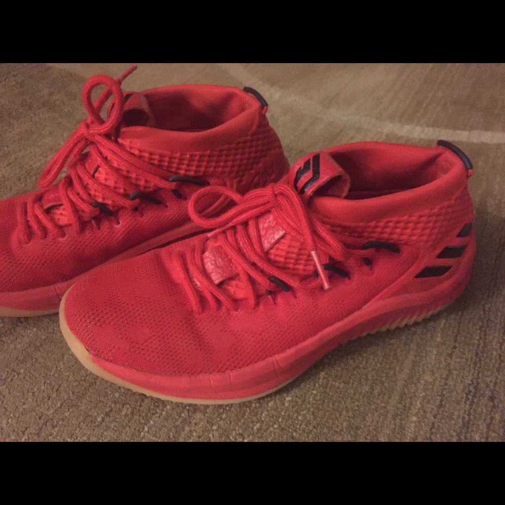 Adidas Bounce men’s basketball shoes